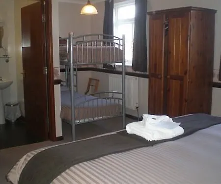 The Bridge Inn 3*